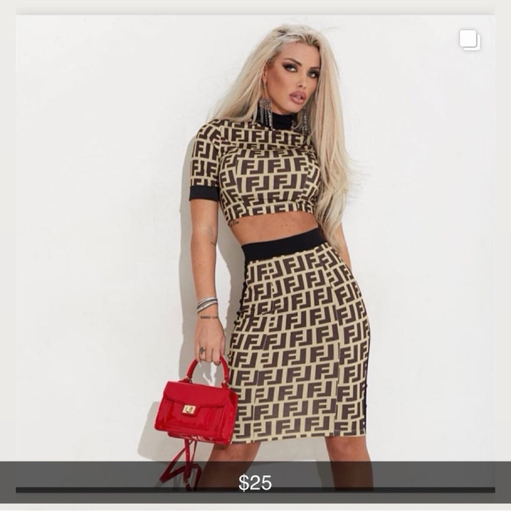 (2) Piece Set